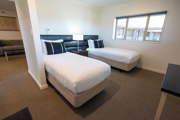 Room 13 of 120