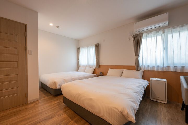 Room 4 of 20
