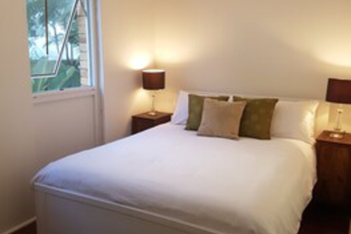Room 5 of 18