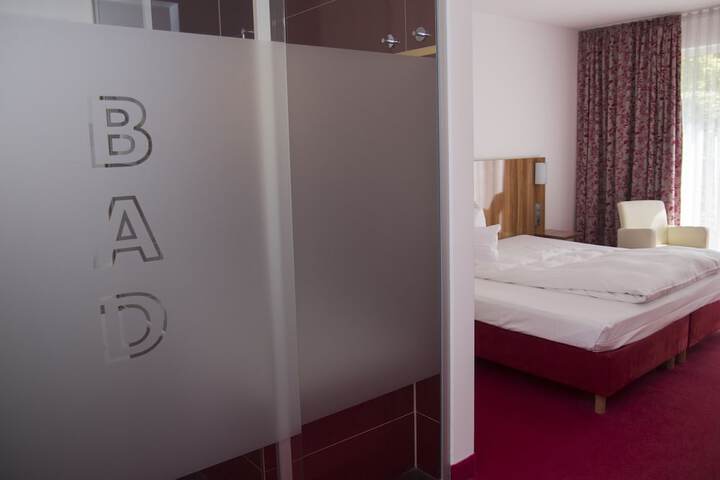 Room 2 of 40