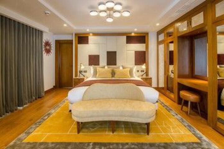 Room 30 of 65
