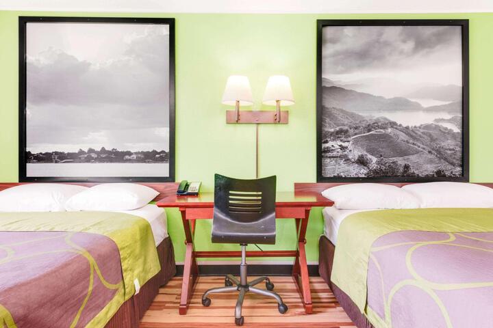 2 Double Beds (5 of 5)