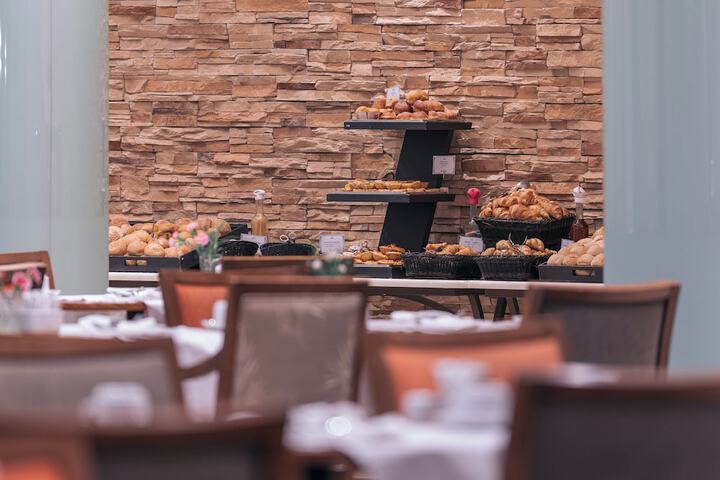 Dining 213 of 411