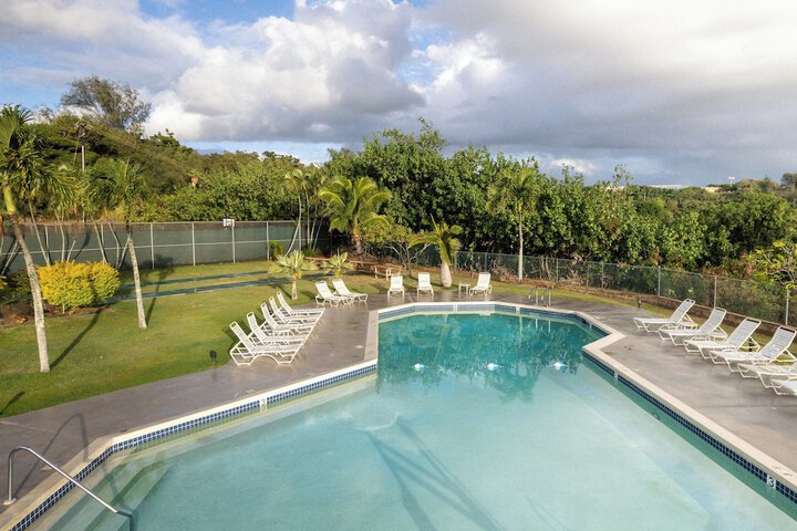Hotel Pool