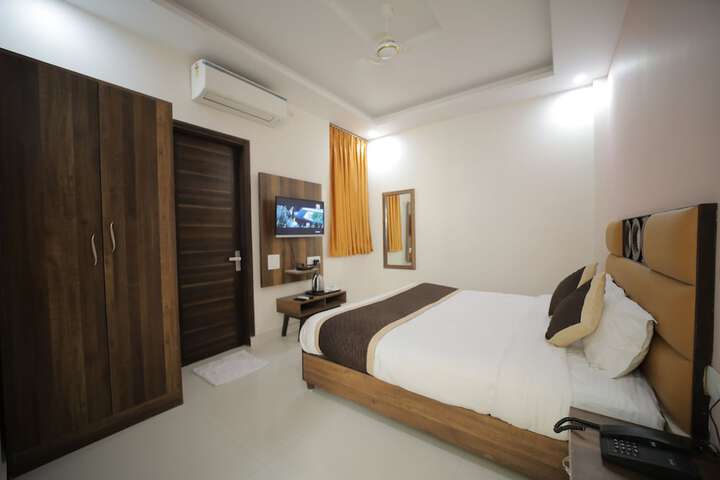 Room 20 of 29