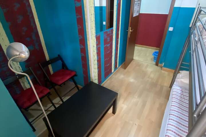 Room 13 of 42