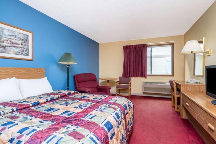 2 Queen Beds Pet Friendly (6 of 8)