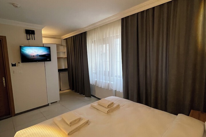 Room 7 of 27