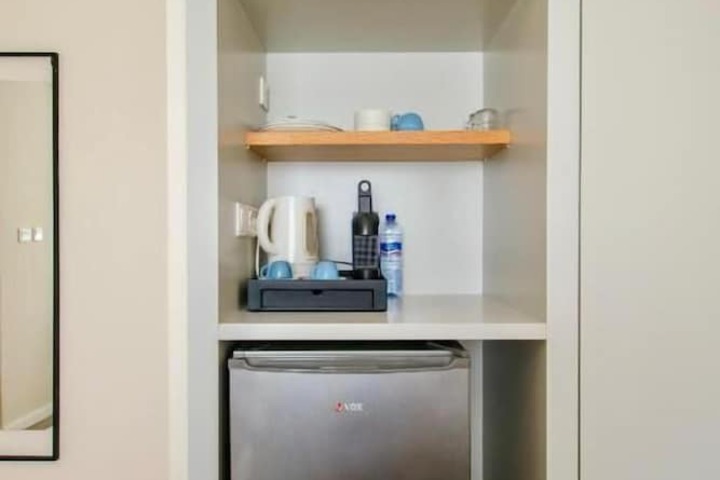 Room 25 of 102