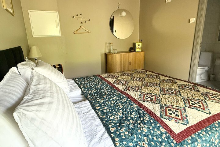 Room 12 of 39