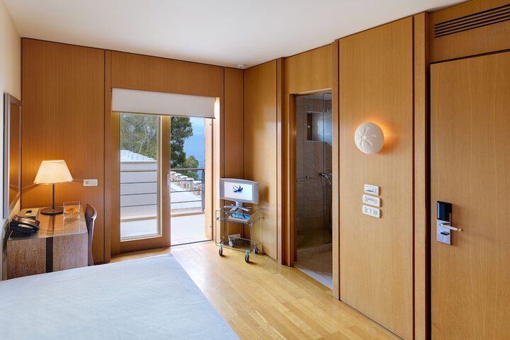 Room 5 of 24