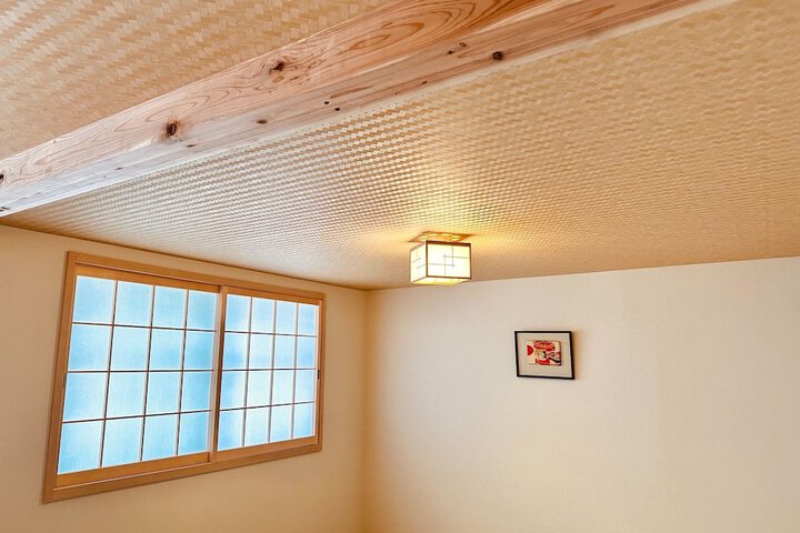 Room 27 of 48