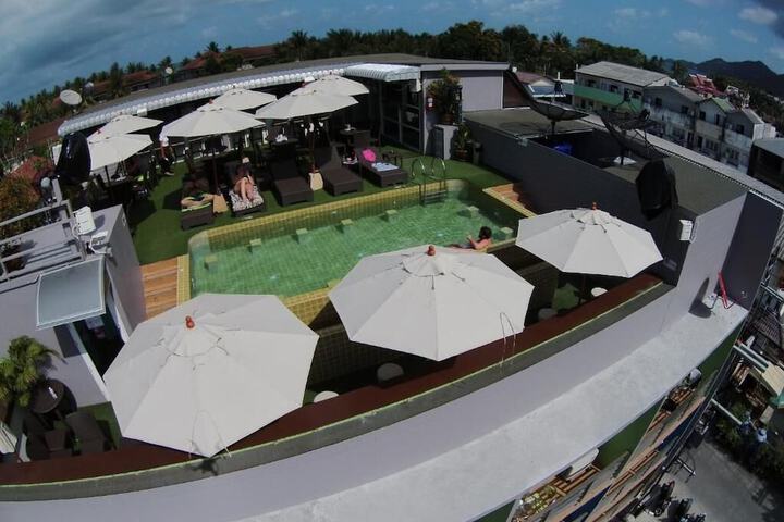 Hotel with Pool