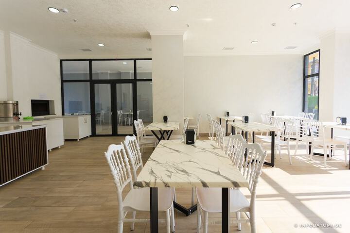 Dining 14 of 15