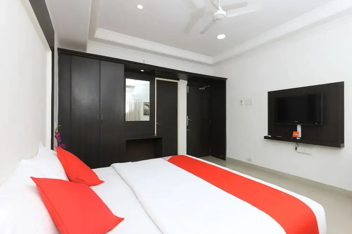 Room 3 of 13