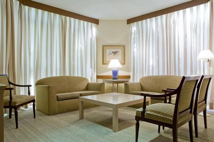 Room 14 of 24