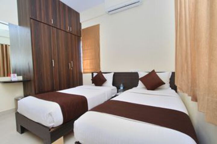 Room 6 of 18