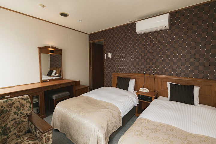 Room 15 of 39