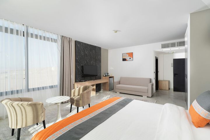 Room 11 of 50
