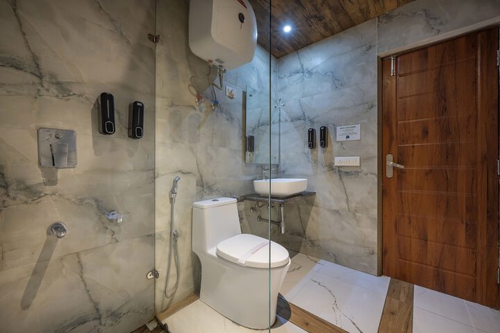 Room 53 of 109