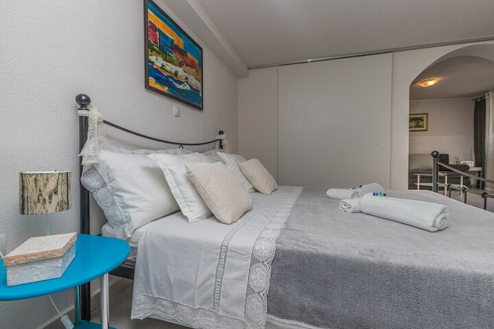 Room 6 of 59