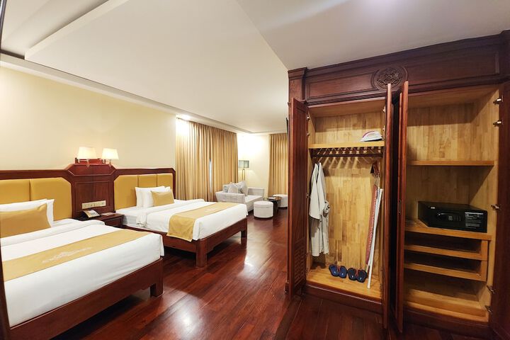 Room 21 of 142
