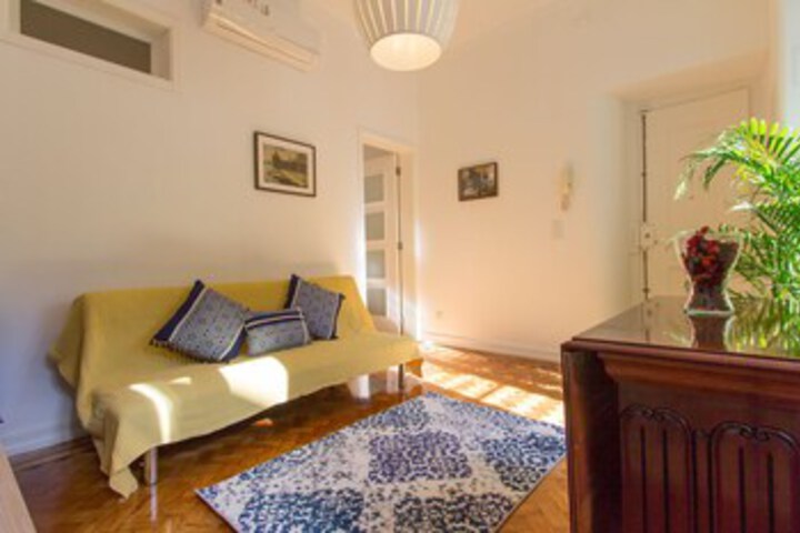 Room 7 of 16