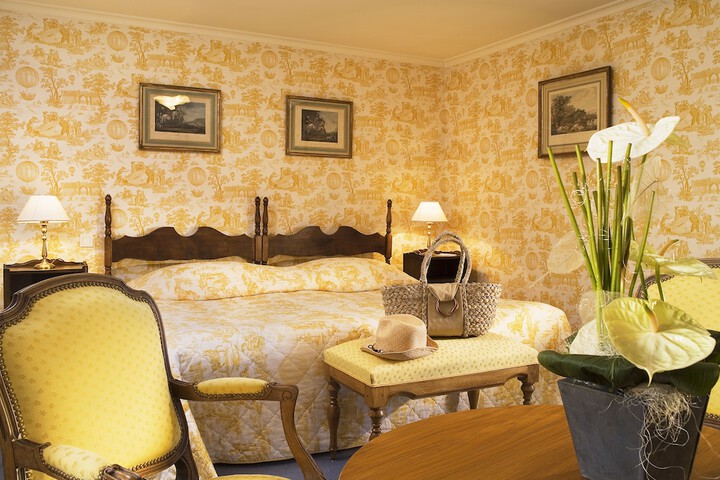 Room 4 of 51