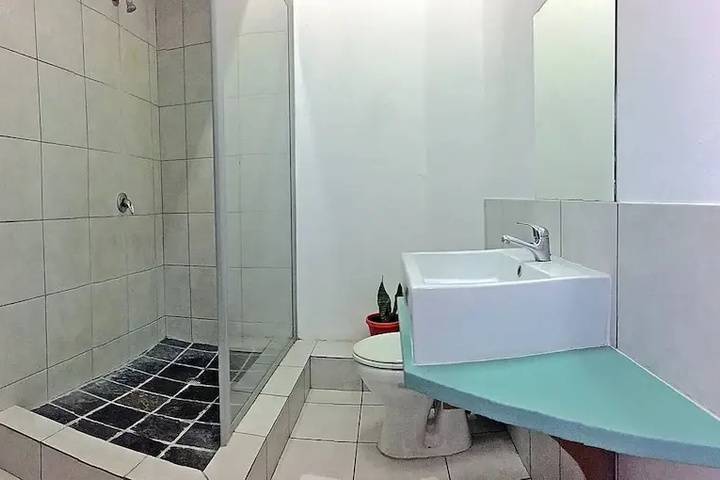 Room 7 of 10