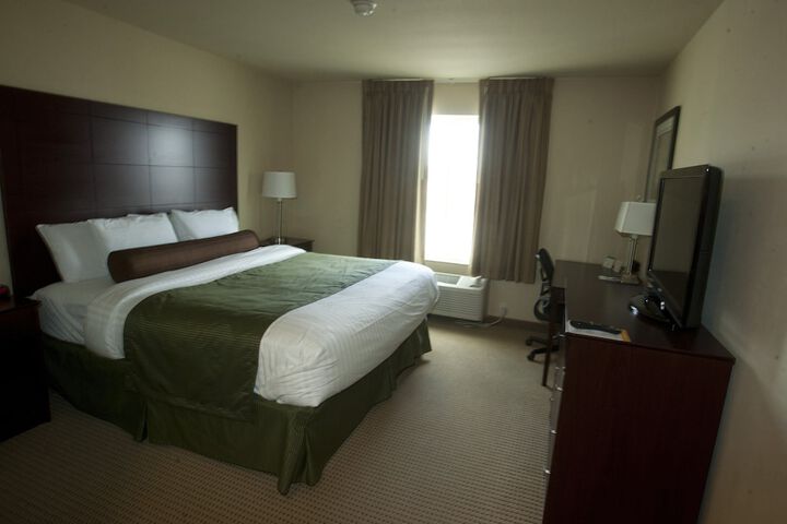 Room 9 of 38