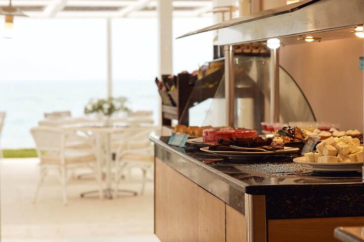 Breakfast/Coffee Service 92 of 136