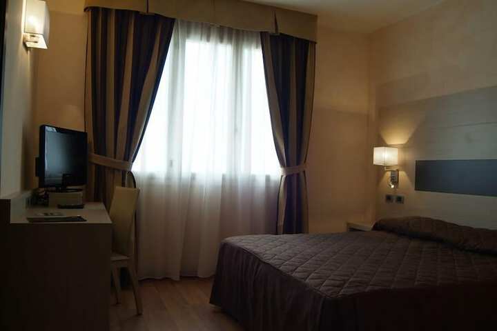 Room 9 of 23