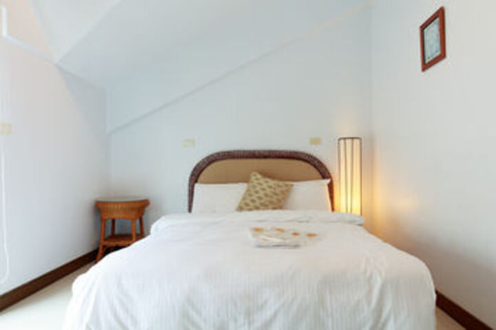 Room 14 of 18
