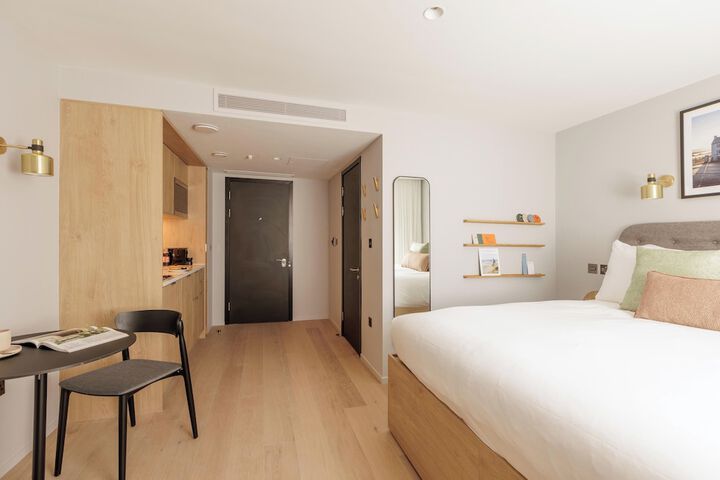 Room 17 of 52