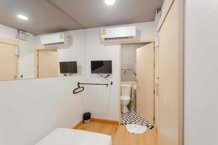 Room 8 of 47
