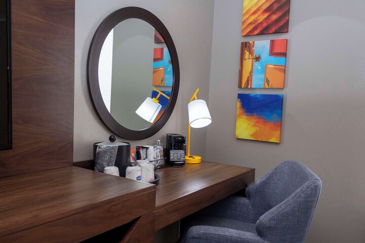 Room 27 of 70