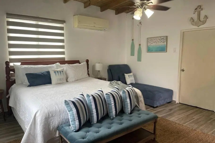 Room 2 of 4