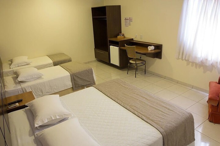 Room 8 of 32