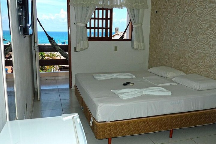 Room 8 of 40