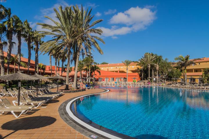 Hotel with Pool