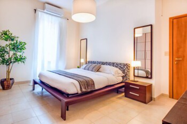 Room 8 of 20