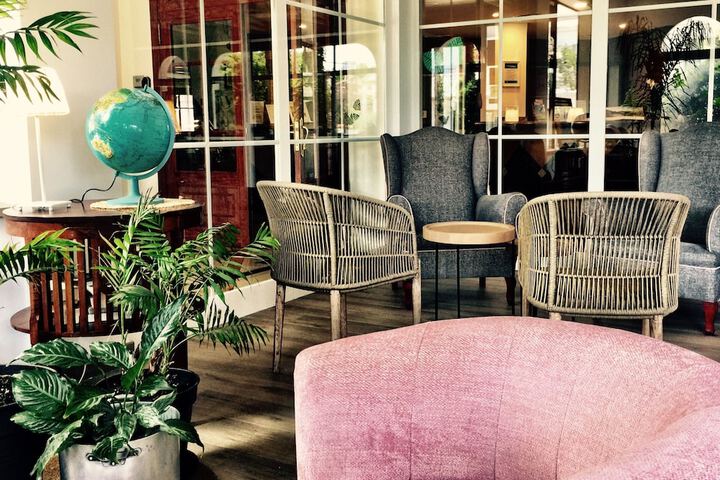 Guest Lobby