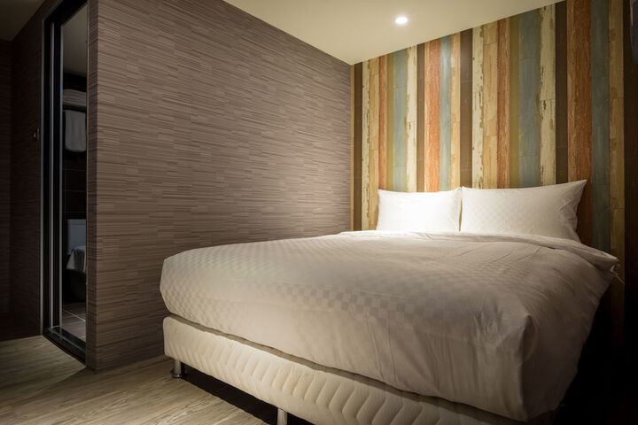Room 9 of 39