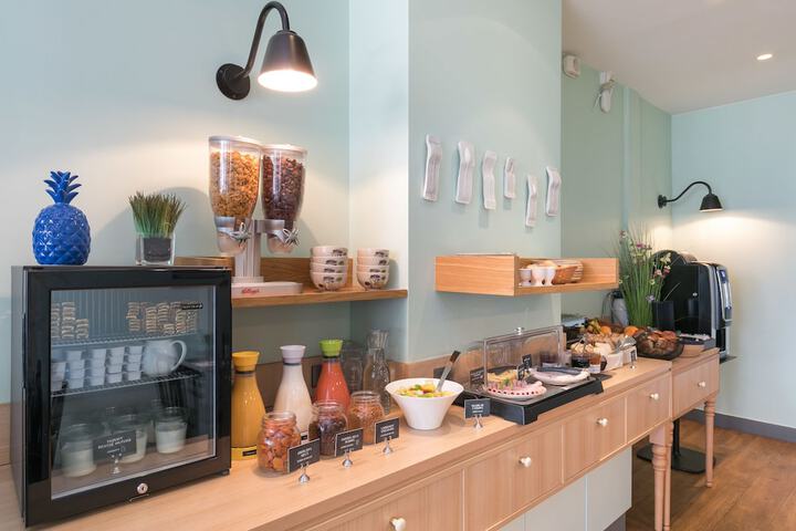 Breakfast area
