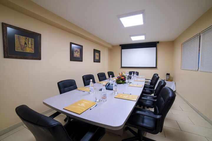 Business Center 81 of 129