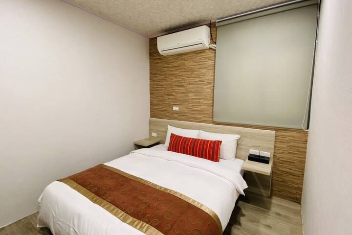 Room 8 of 38