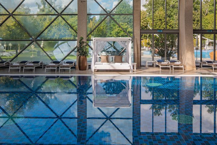 Pool 41 of 60