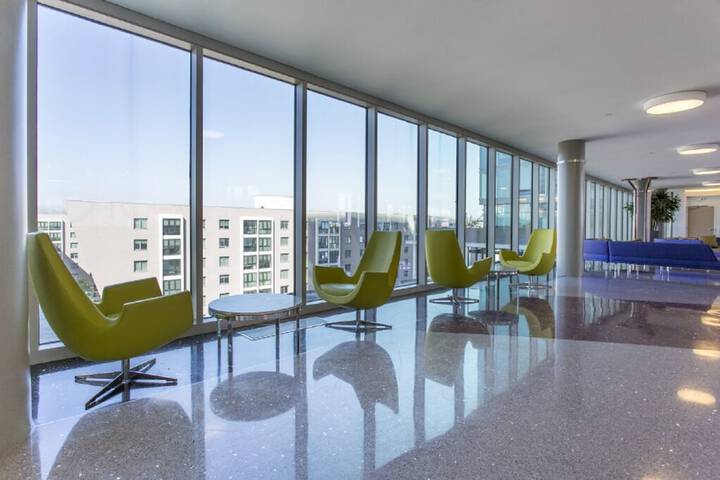 Business Center 33 of 35