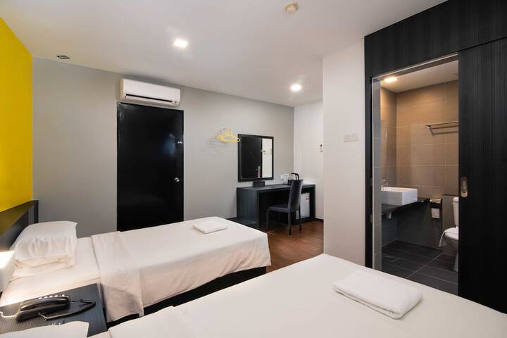 Room 6 of 37