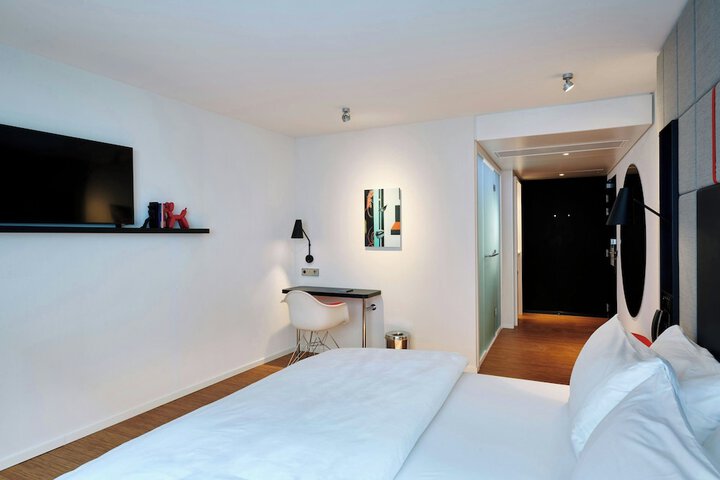Room 17 of 59